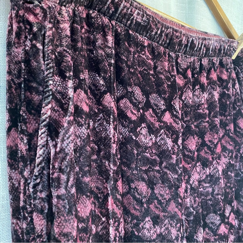 NWT Johnny Was Embroidered Velvet Pull On Wide Leg Pants - Picture 4 of 8
